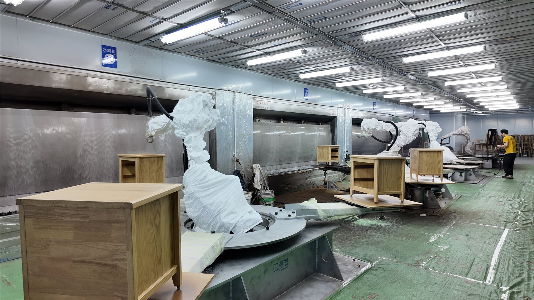 Furniture finishing workstations